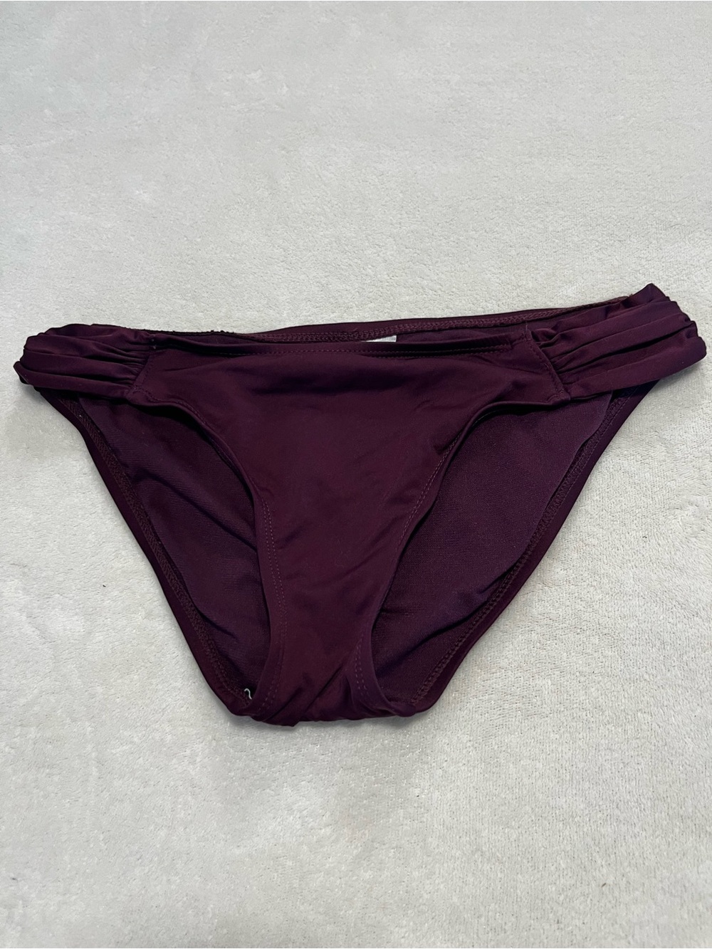 🍷 Kona Sol Burgundy Bikini Bottoms – Women’s Medium